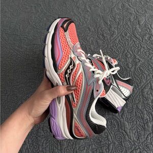 Saucony Pro-Grid Omni 9 Pink & Purple Sneakers